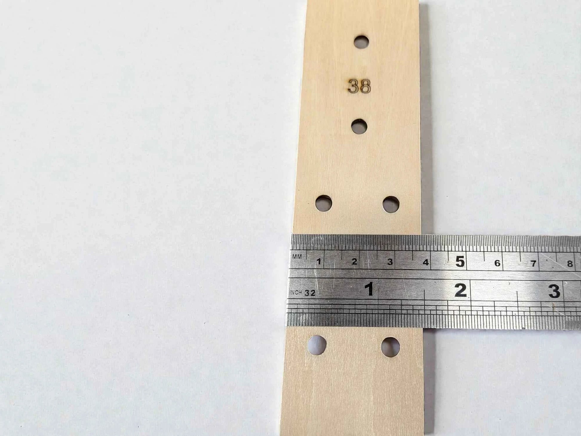 Wooden Long Point Belt Templates (Buckle and strap end in one) for 25mm, 30mm, 35mm, 38mm and 40mm width.