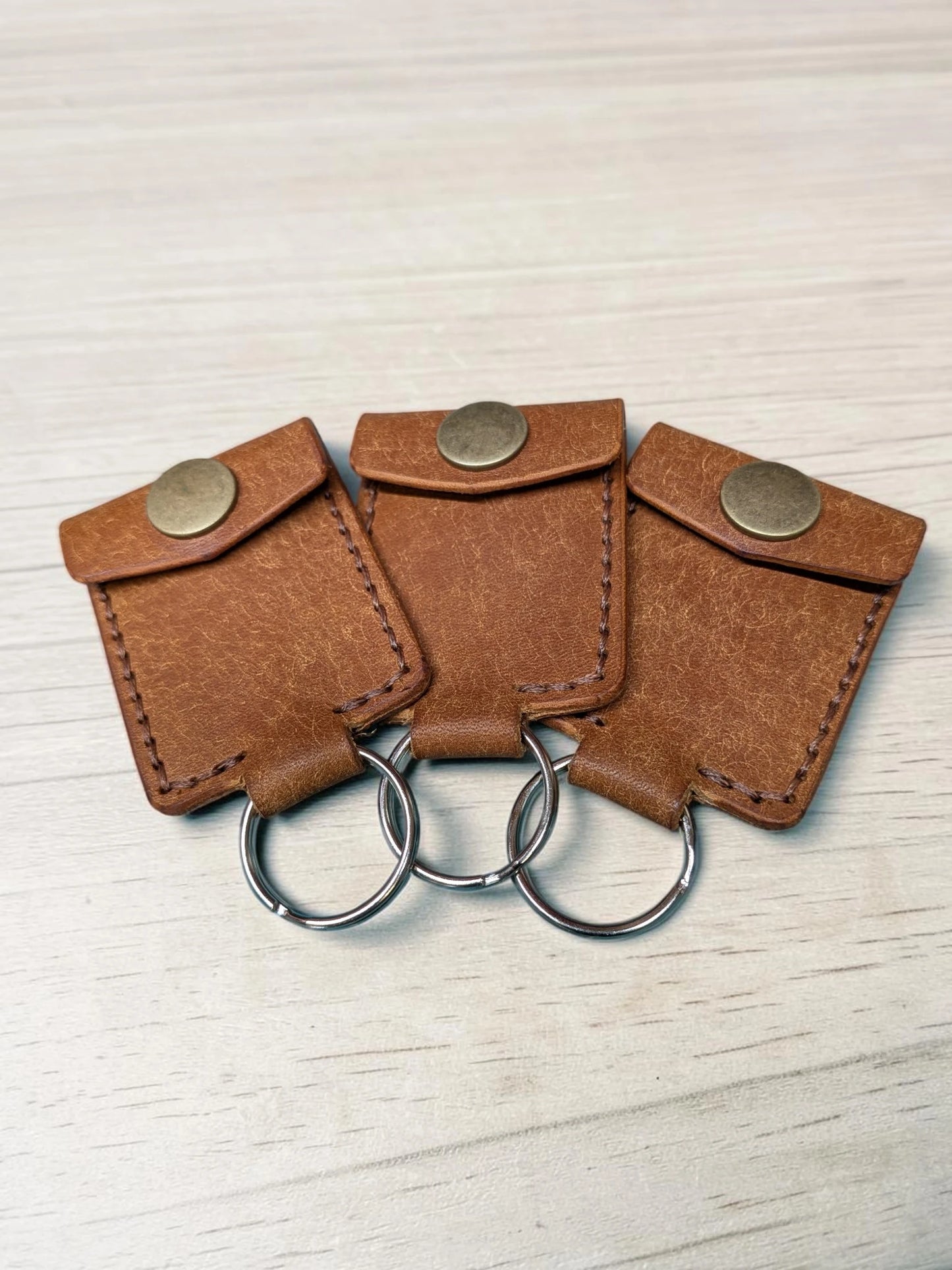 Badalassi Pueblo Leather Plectrum Keychain - Handmade Full Grain Leather Keyring