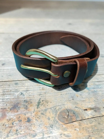 Brown leather belt in oak buffalo hide with brass buckle and matching keeper for women’s full grain leather belt